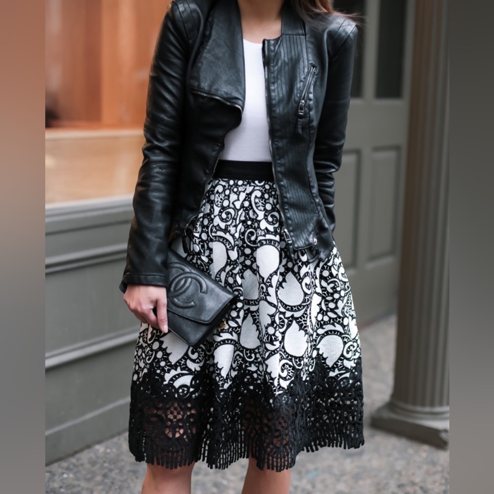 Ann Taylor Black white lace skirt 00 petite 00p